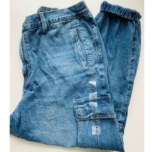 American Eagle Jogger Style Jeans